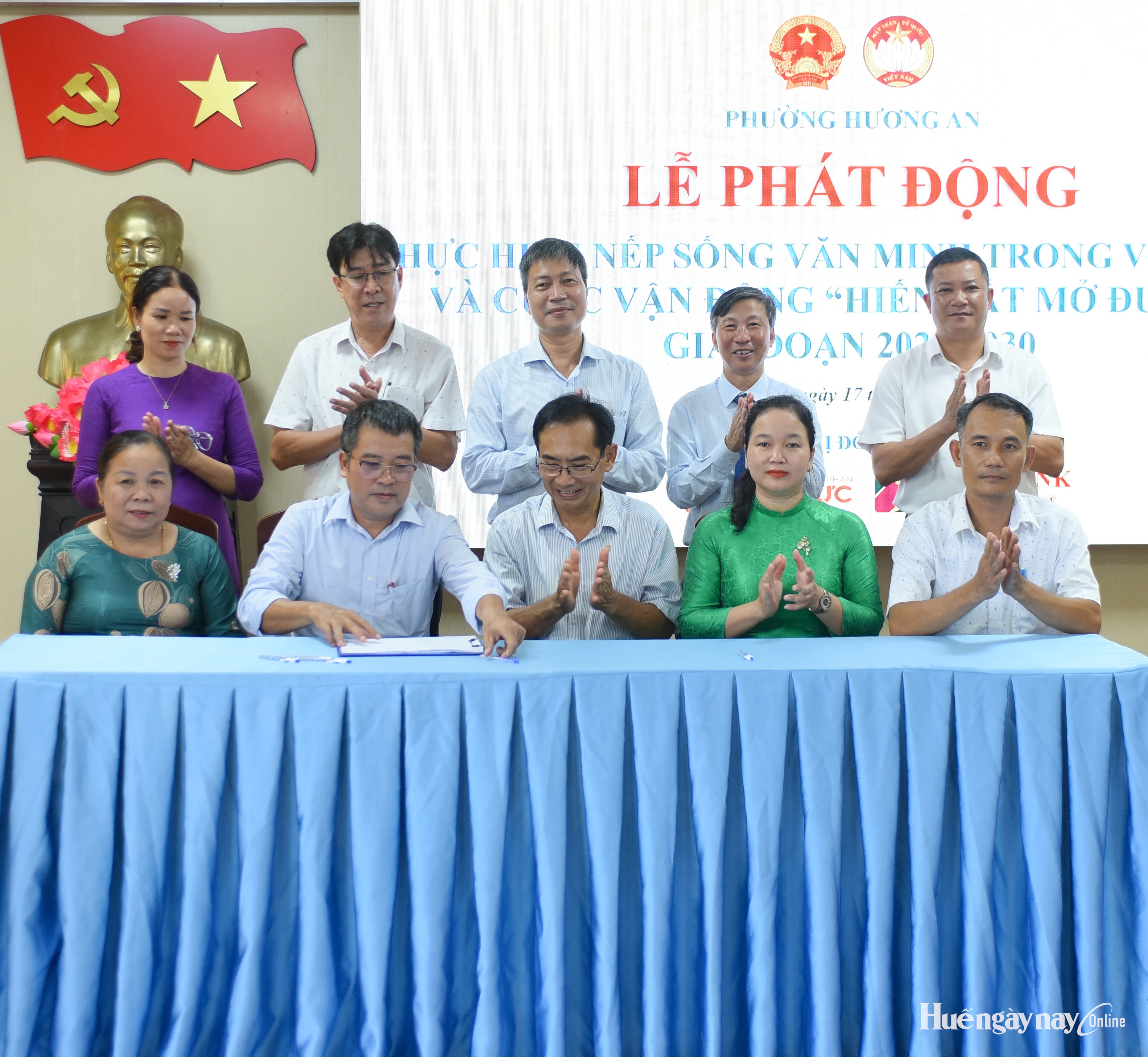 Hương An phát động thực hiện nếp sống văn minh trong việc tang và hiến đất mở đường