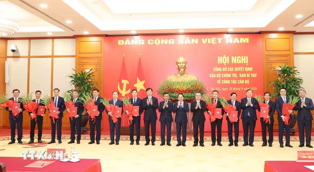 Công bố 12 quyết định của Bộ Chính trị, Ban Bí thư về công tác cán bộ