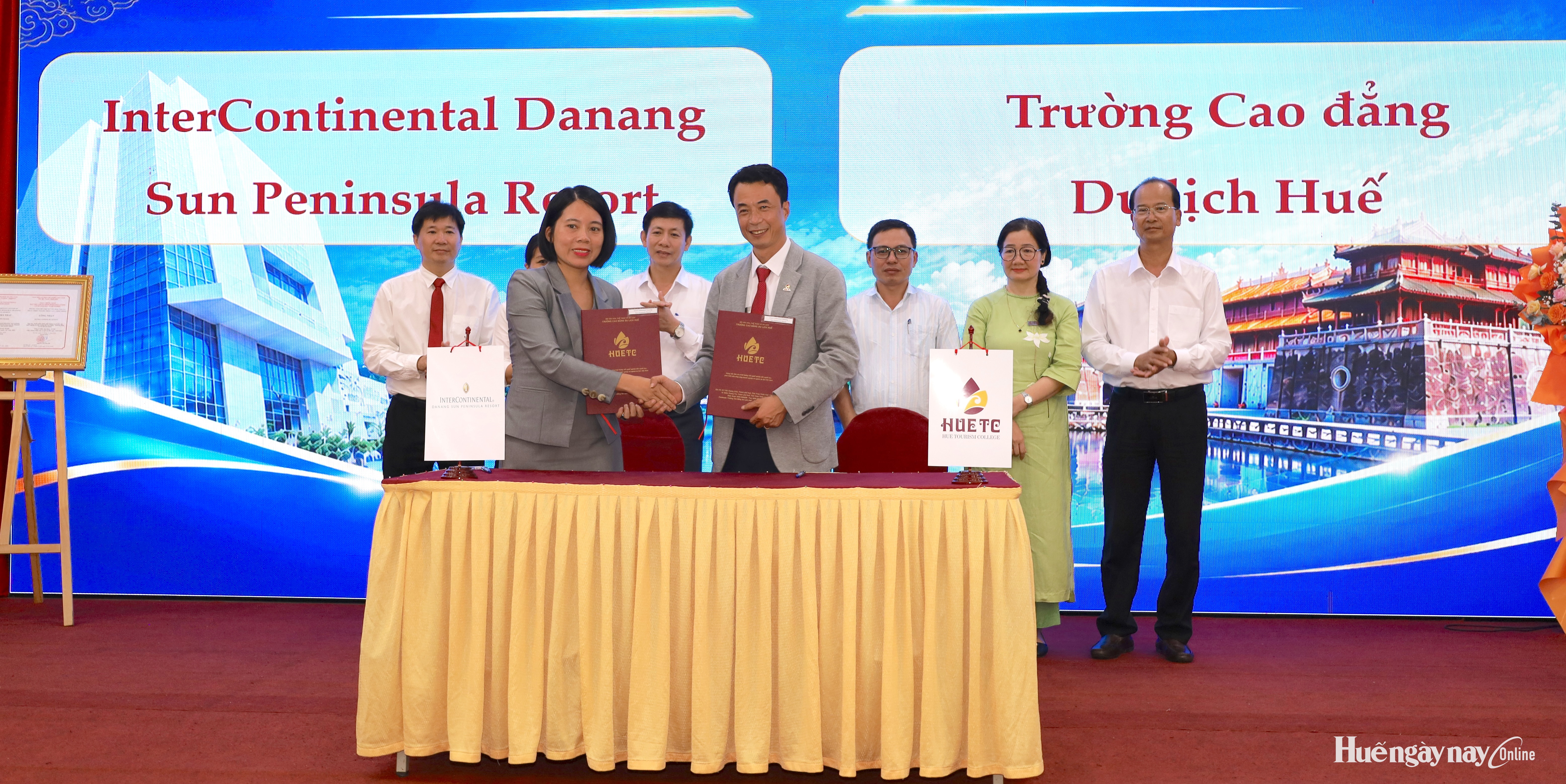 Tăng cường liên kết giữa nhà trường - doanh nghiệp - người học