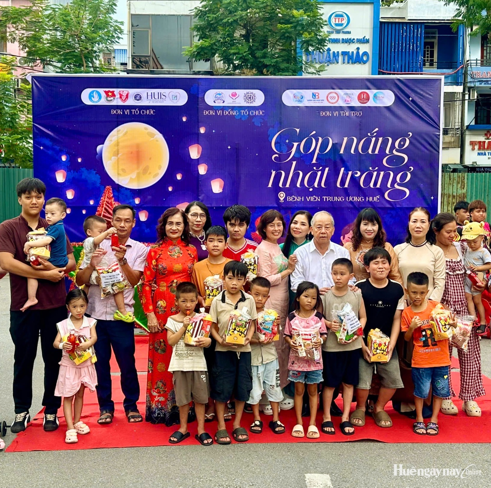 Mang Trung thu đến với trẻ em có hoàn cảnh khó khăn