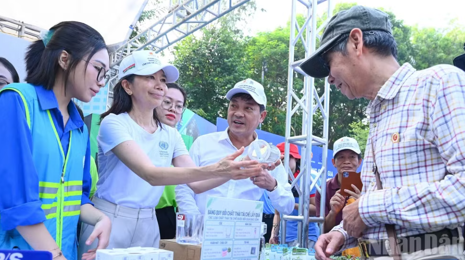 Phát động hưởng ứng Chiến dịch làm cho thế giới sạch hơn năm 2026