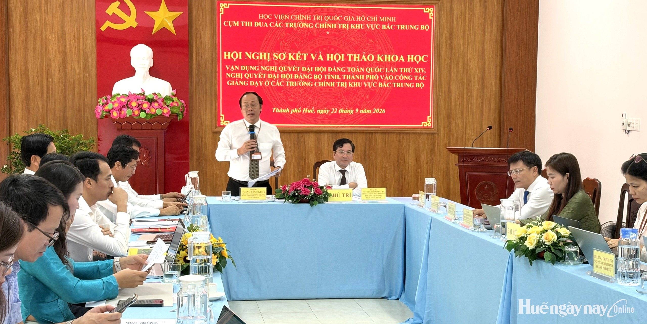 Đưa Nghị quyết của Đảng vào giảng dạy lý luận chính trị