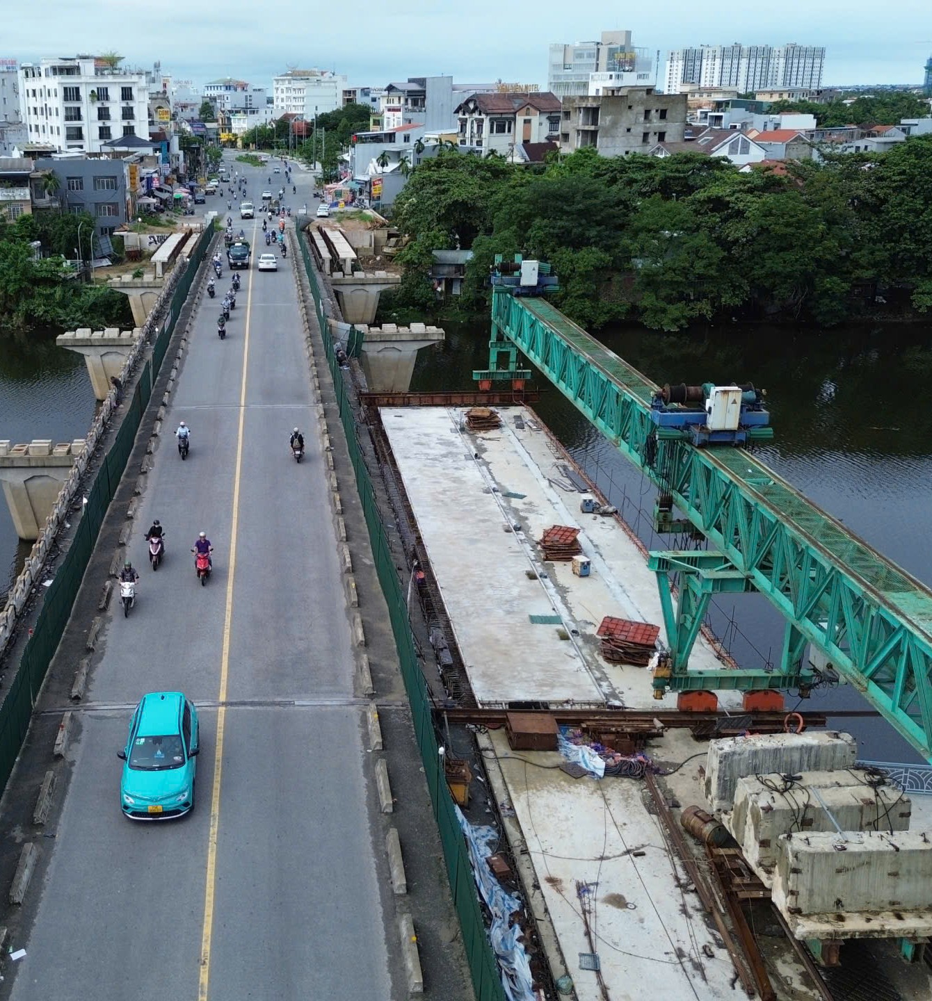 Hoàn thành mở rộng cầu Vỹ Dạ trong vòng 6 tháng