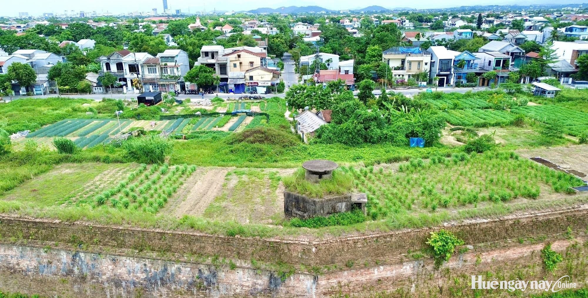 Hoàn thành tháo dỡ 31 31 lô cốt, công trình quân sự tại Kinh thành Huế
