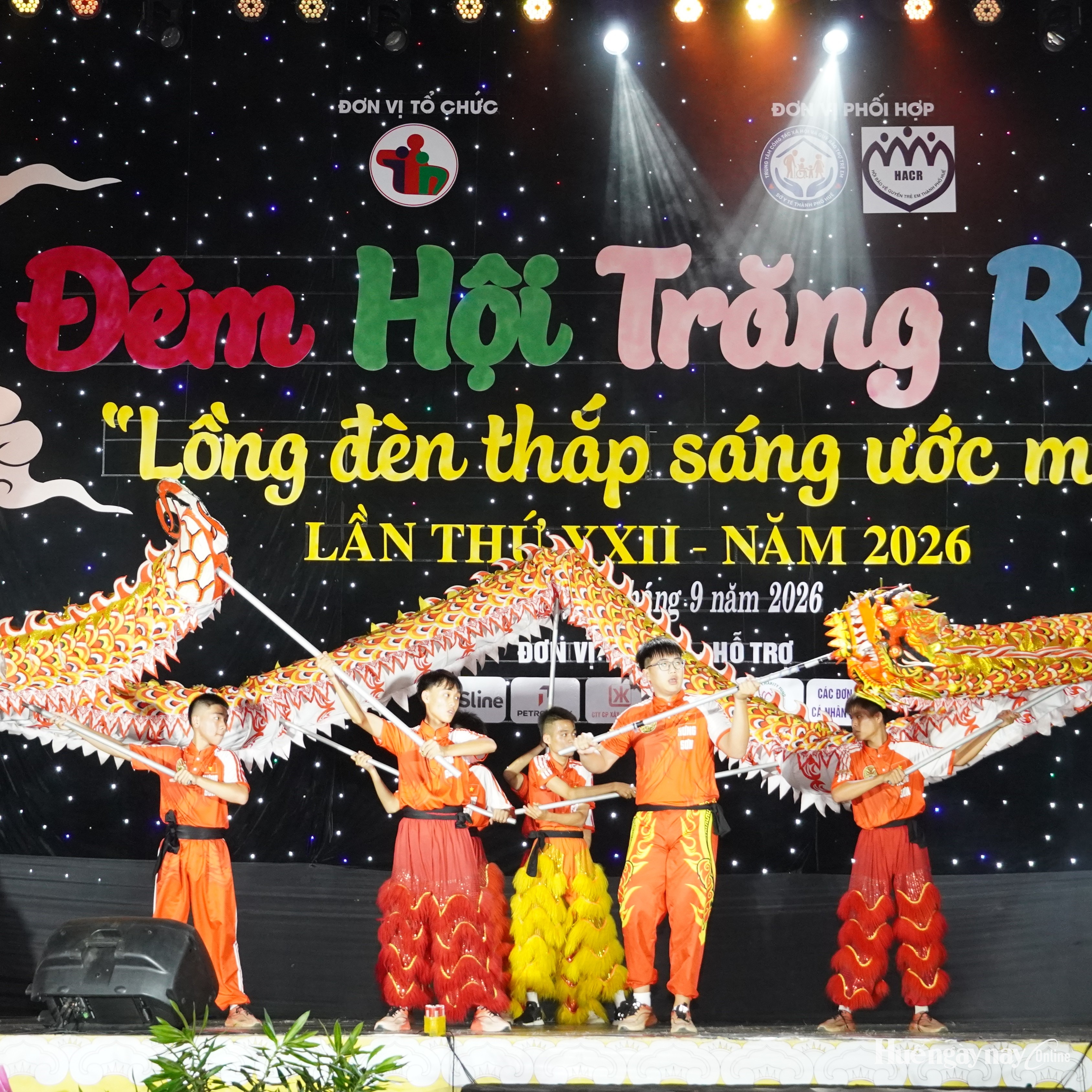 Hơn 500 thiếu nhi có hoàn cảnh khó khăn vui Đêm hội trăng rằm