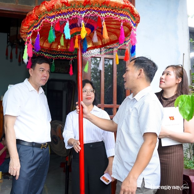 Đoàn khảo sát của Ban Tuyên giáo Trung ương làm việc với Đảng ủy phường Thuận Hóa