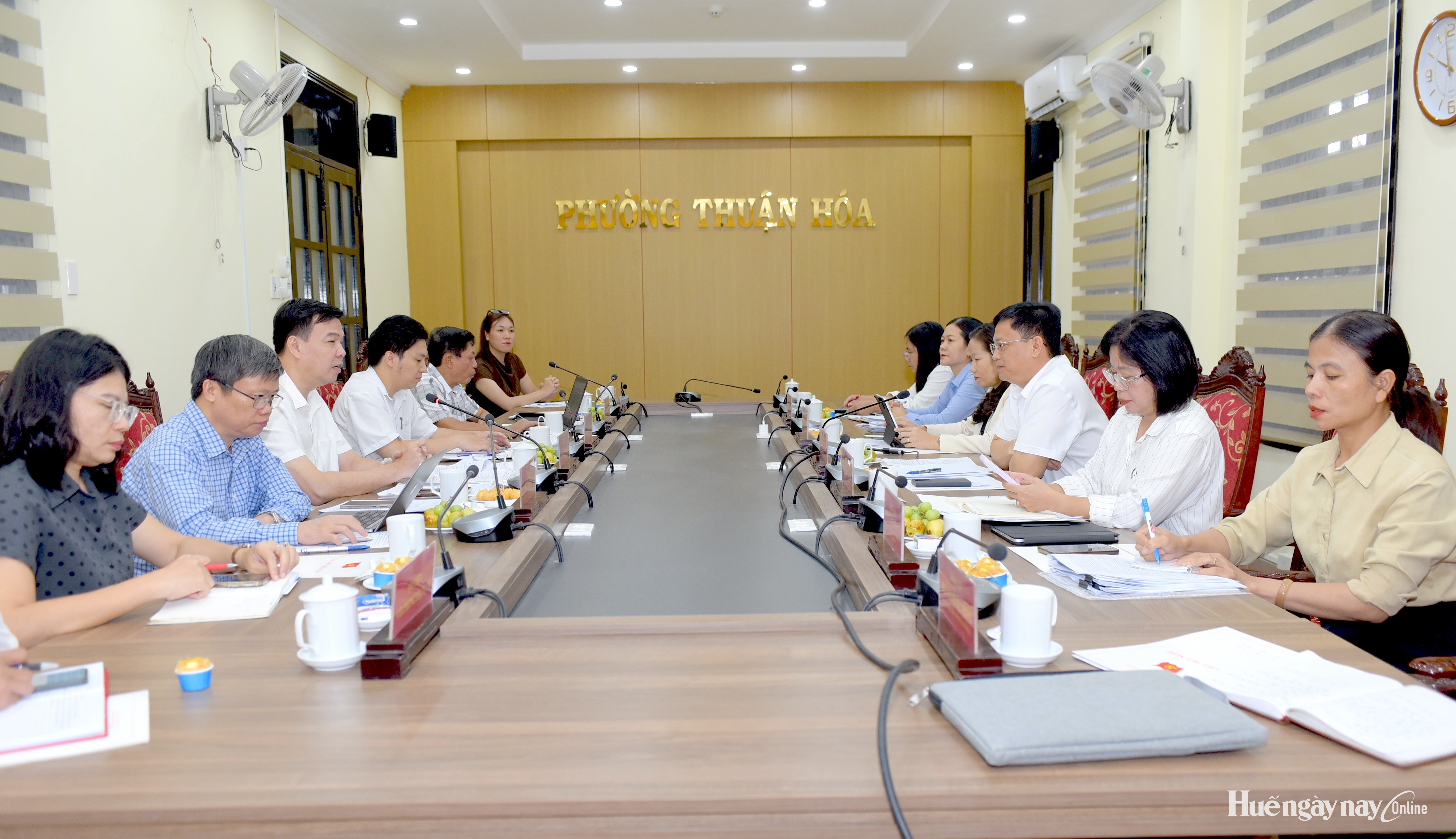 Đoàn khảo sát của Ban Tuyên giáo Trung ương làm việc với Đảng ủy phường Thuận Hóa