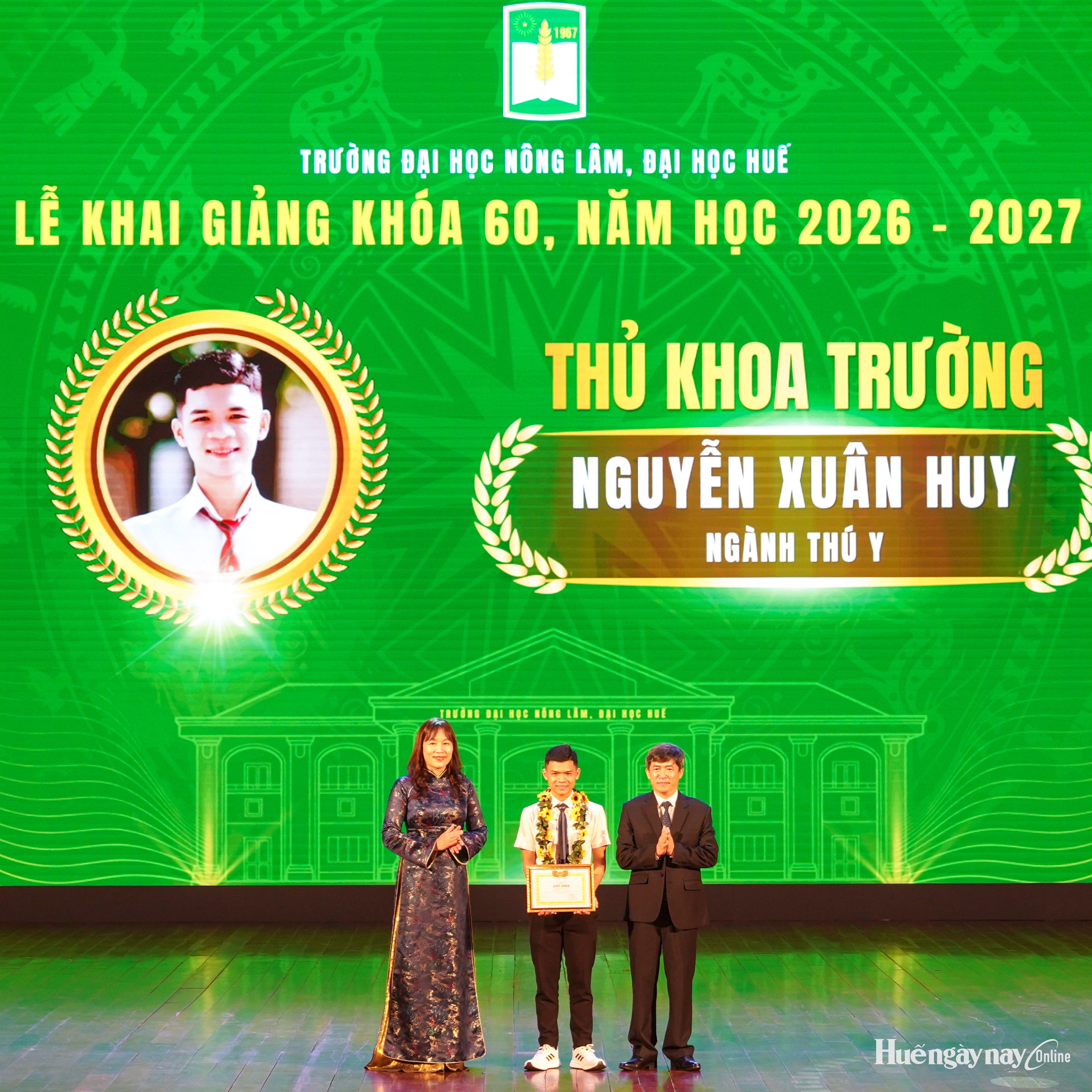 Gần 1 300 tân sinh viên Trường Đại học Nông lâm bước vào năm học mới
