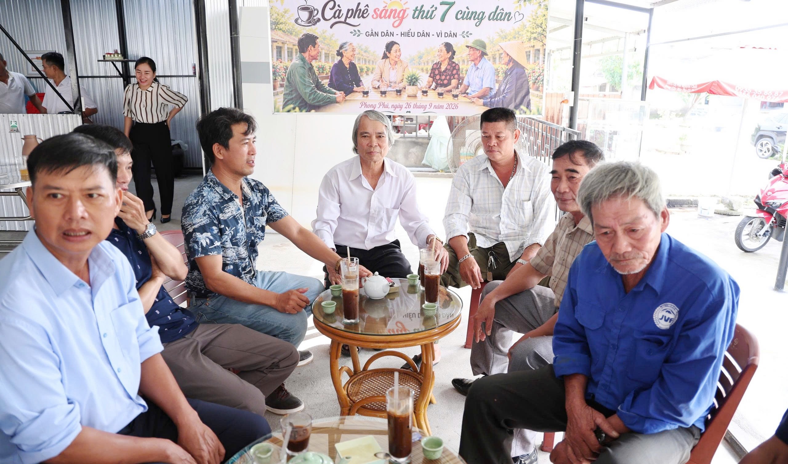 Phong Phú tiếp tục tổ chức “Cà phê sáng thứ cùng dân