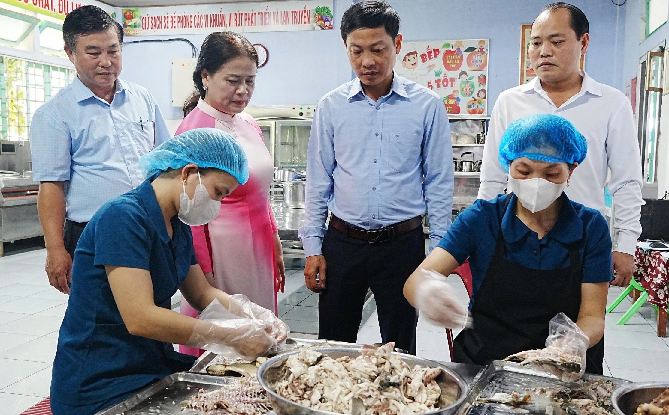 Trang bị kiến thức an toàn thực phẩm cho các trường học ở Phong Thái