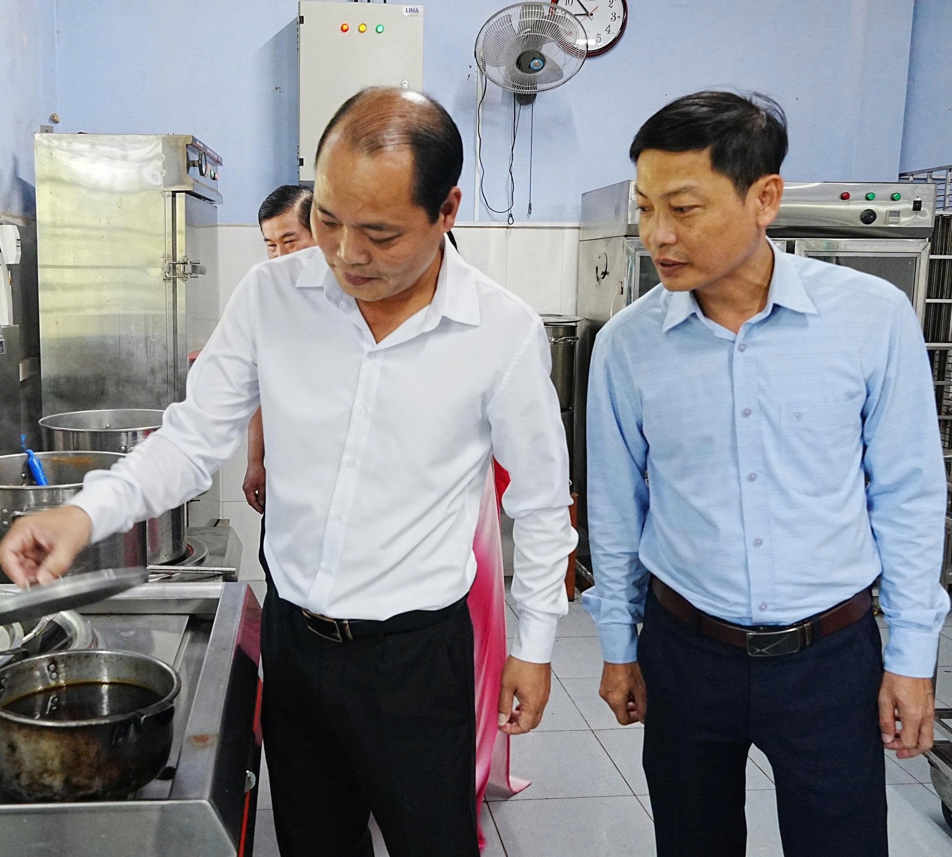 Trang bị kiến thức an toàn thực phẩm cho các trường học ở Phong Thái