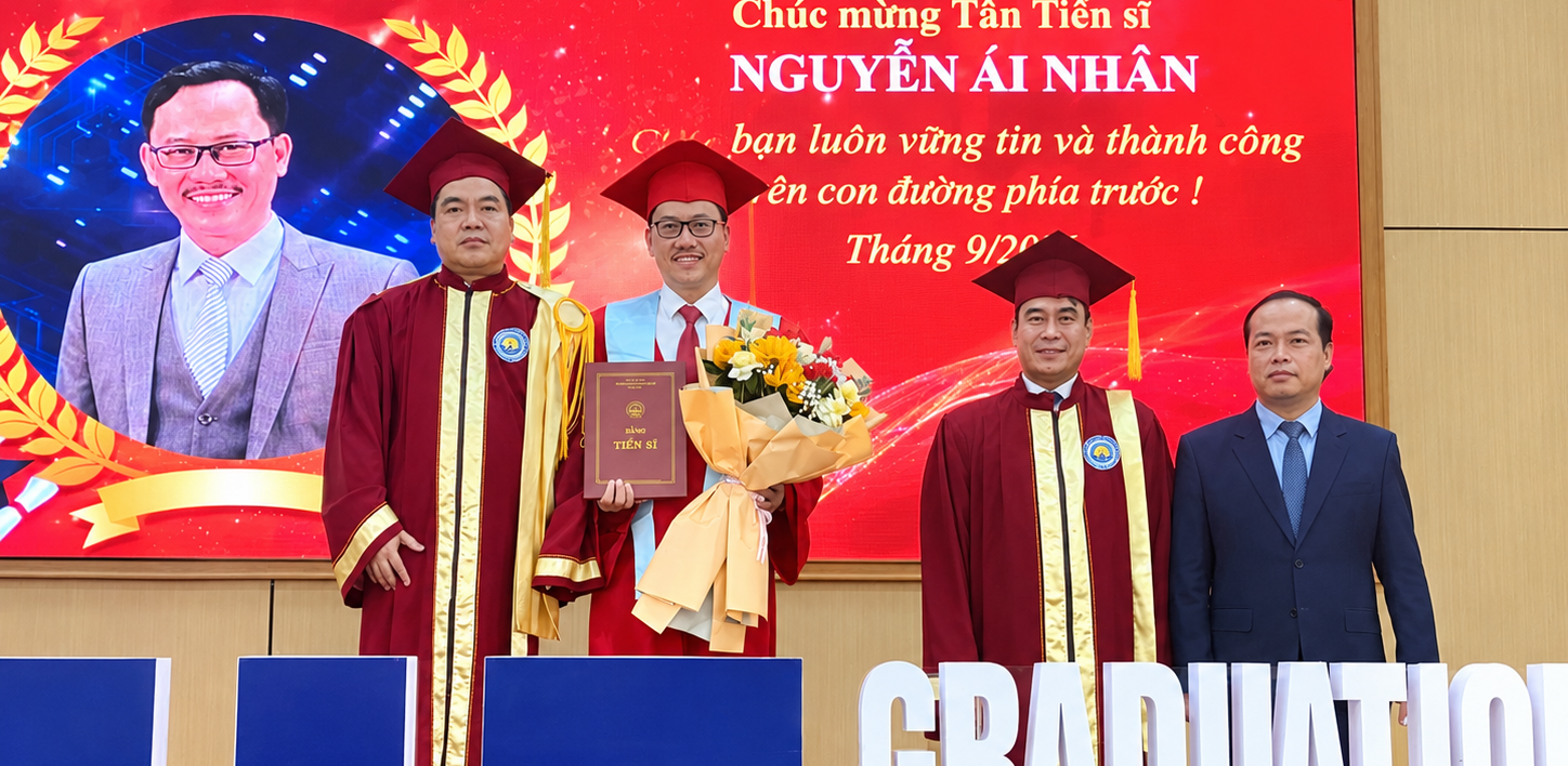 Trường Đại học Kinh tế trao bằng cho 630 tân tiến sĩ, thạc sĩ, cử nhân