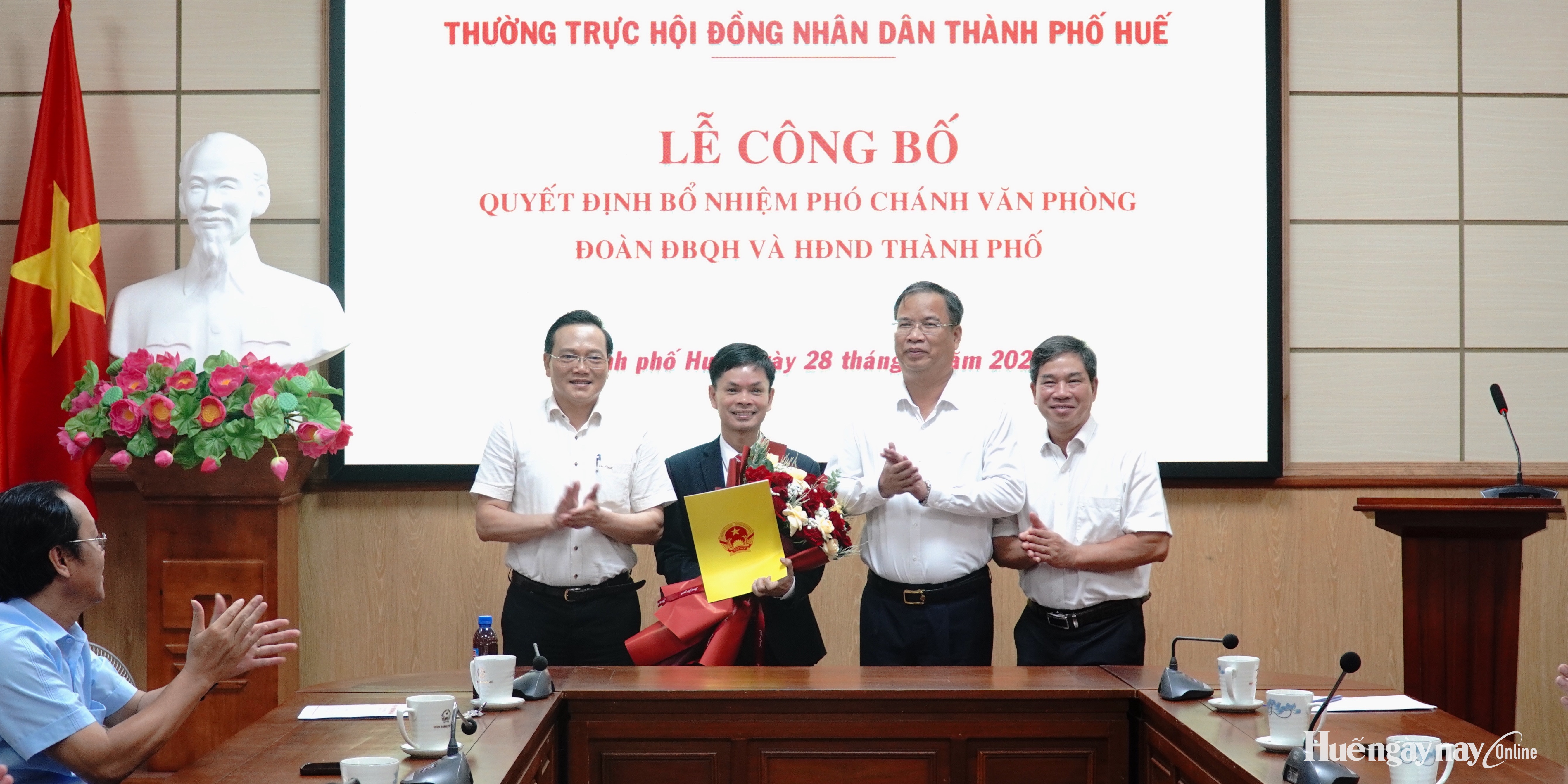 Đồng chí Phan Hữu Chánh được bổ nhiệm giữ chức Phó Chánh Văn phòng Đoàn ĐBQH và HĐND thành phố