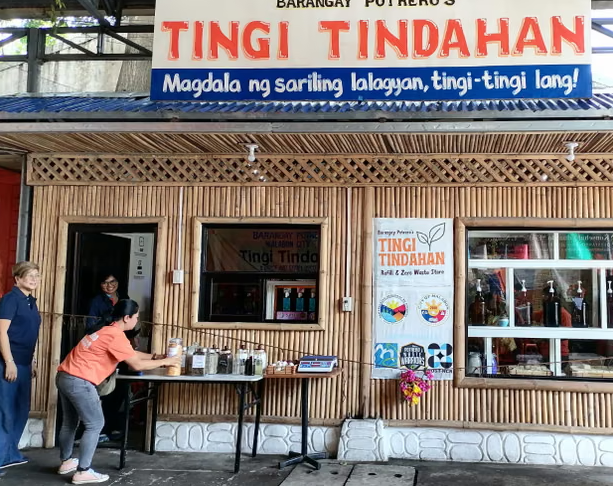 “Mua lẻ” - giải pháp cũ cho rác thải mới ở Philippines