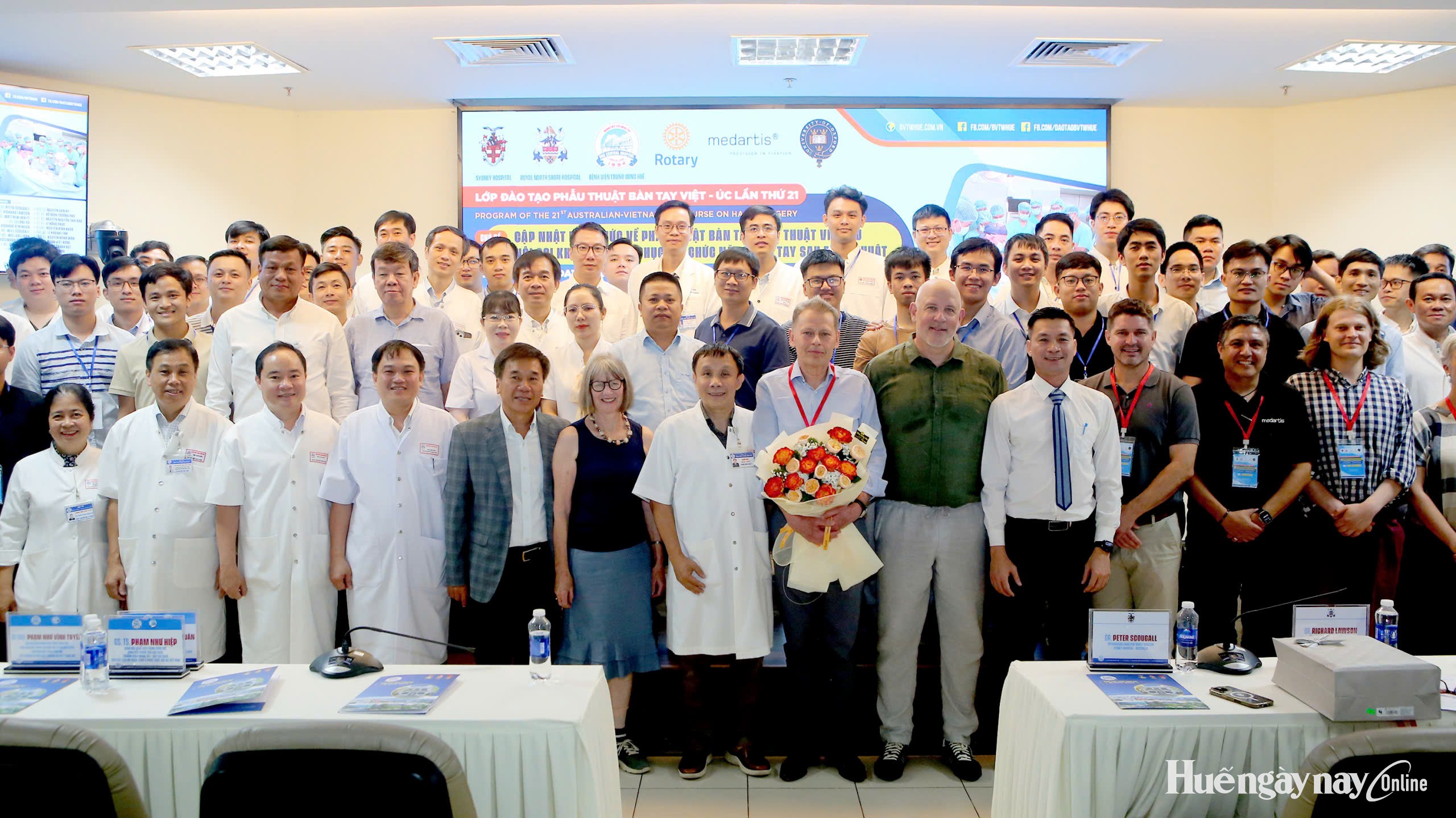Gần 100 học viên tham gia lớp Phẫu thuật Bàn tay Việt - Úc lần thứ 21