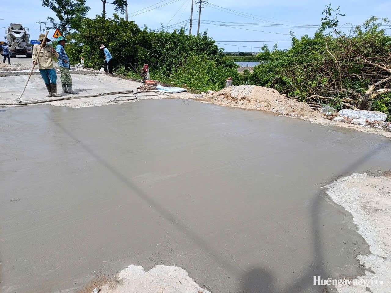 Tạm thời phân luồng giao thông qua cầu Nam Giảng