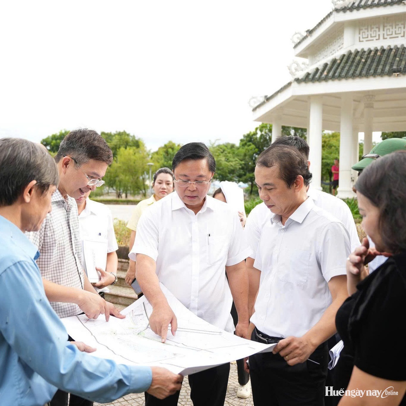 Nghiên cứu mở không gian dịch vụ, du lịch dọc trục sông Đông Ba