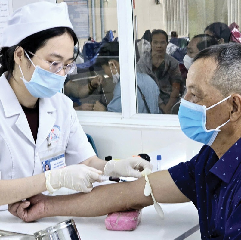 Gỡ khó nhân lực cho y tế cơ sở