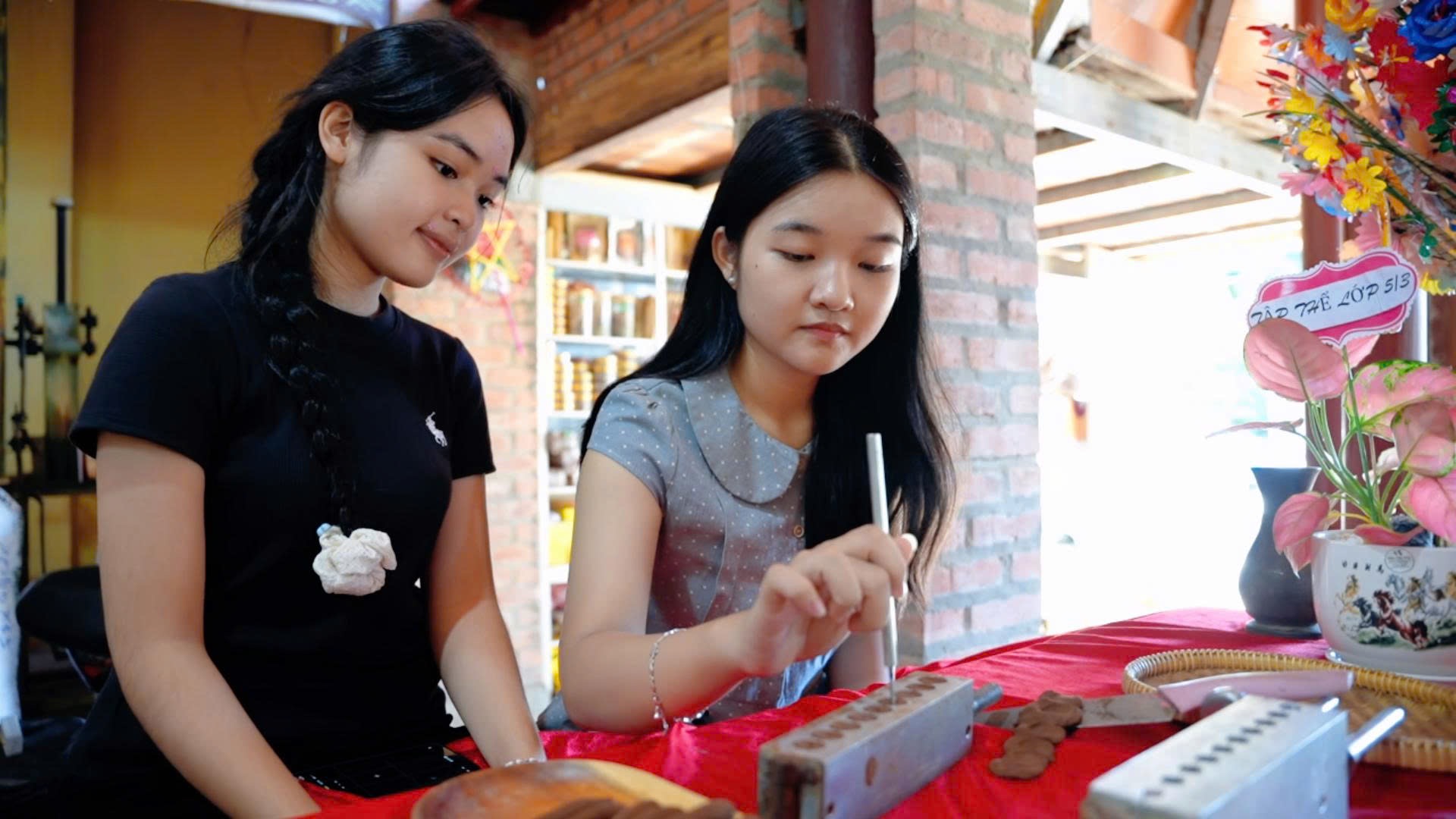 Tự tay dập nụ trầm hương