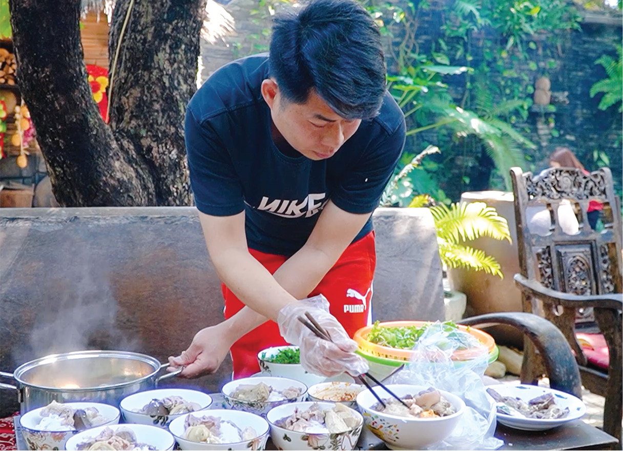 Ẩm thực Huế trong mắt bạn bè quốc tế