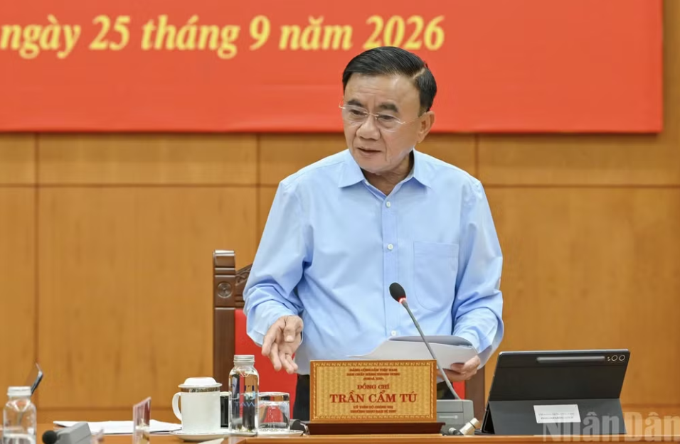 Kết luận của Bộ Chính trị về khai thác, quản trị và bảo vệ không gian tầm thấp