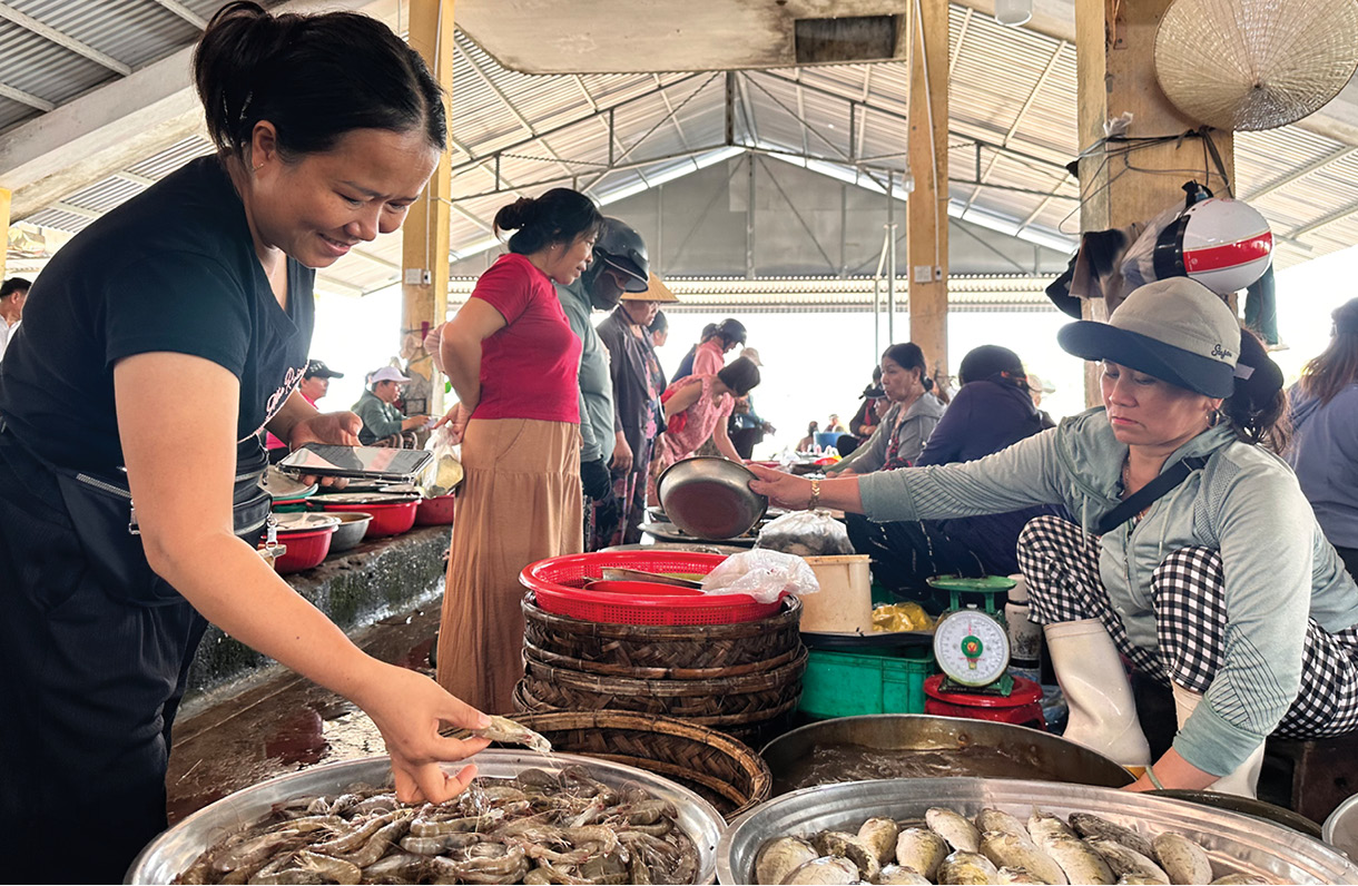 Đi chợ hộ, gửi vị quê nhà