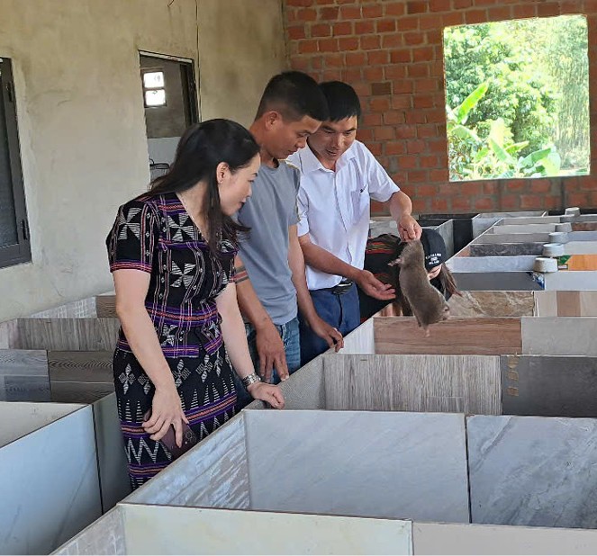 Thay đổi cách nghĩ, cách làm ở nông dân A Lưới 3