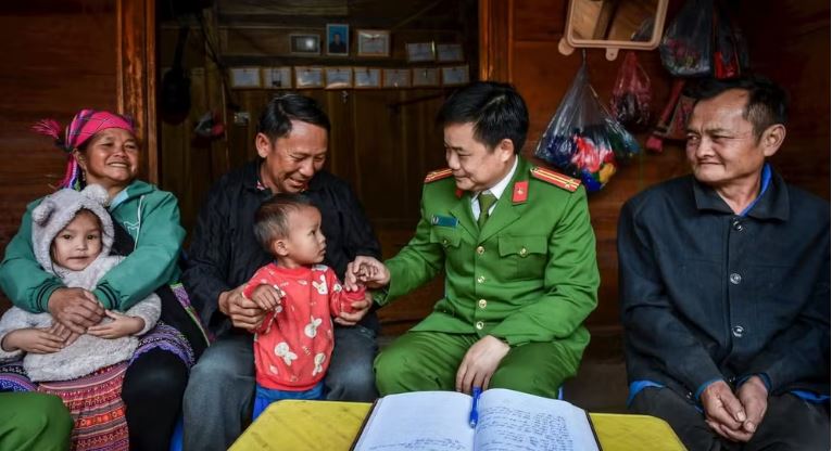 Tăng cường sự gắn bó giữa Đảng với nhân dân