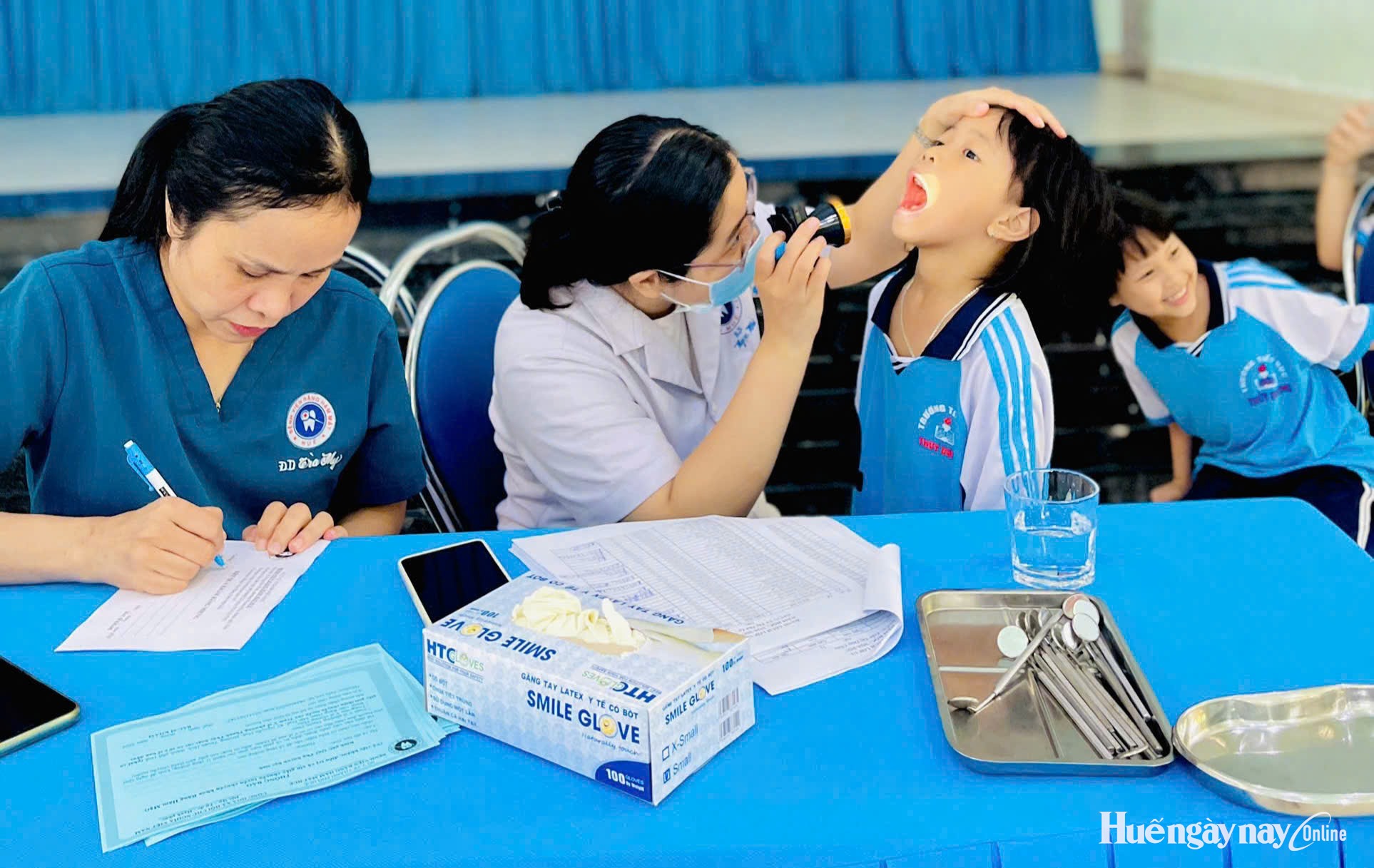 Chăm sóc sức khỏe răng miệng cho gần 1 300 học sinh tại phường Thanh Thủy