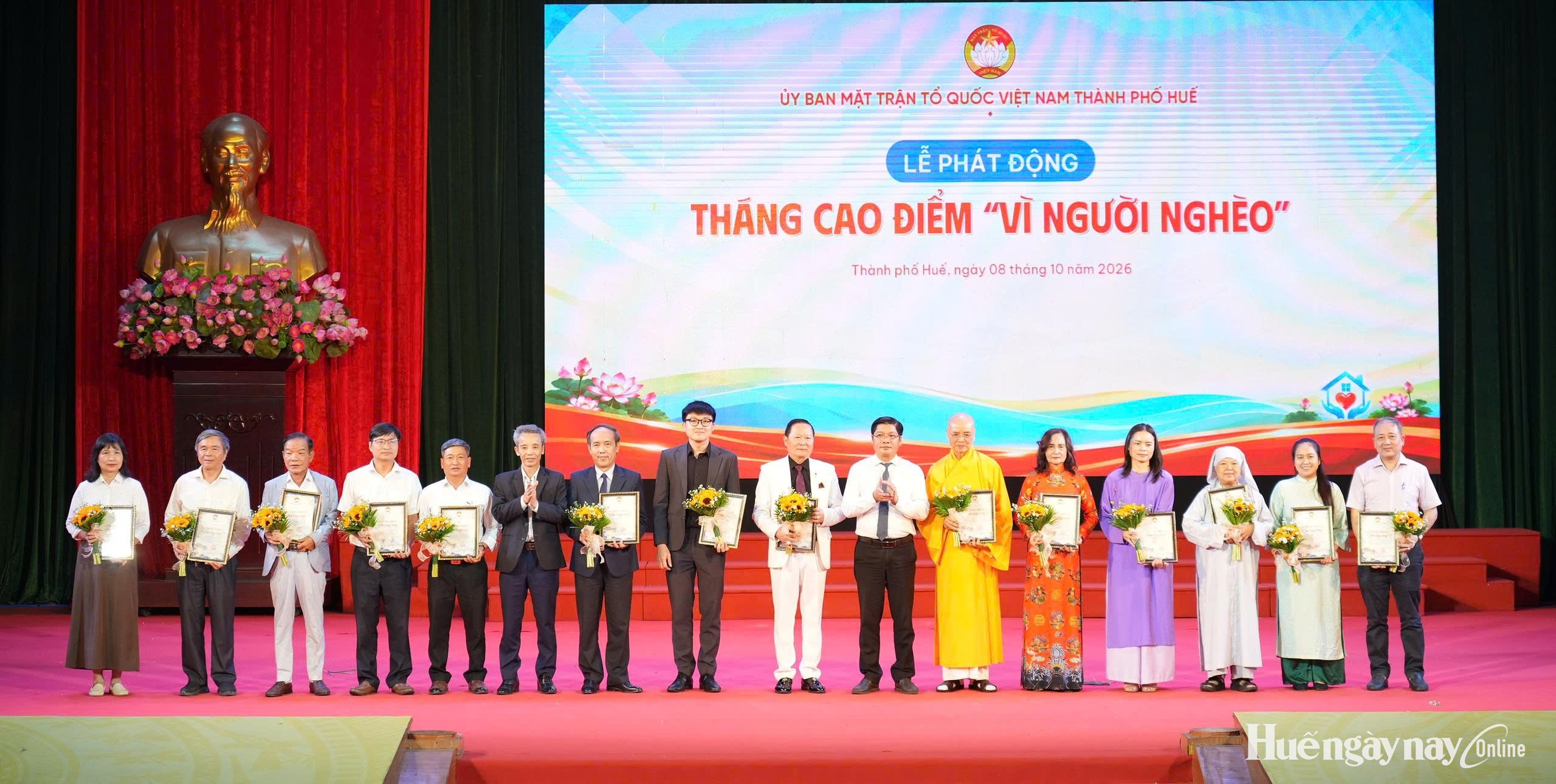 Phát động Tháng cao điểm “Vì người nghèo”, tiếp nhận số tiền hơn 17 tỷ đồng