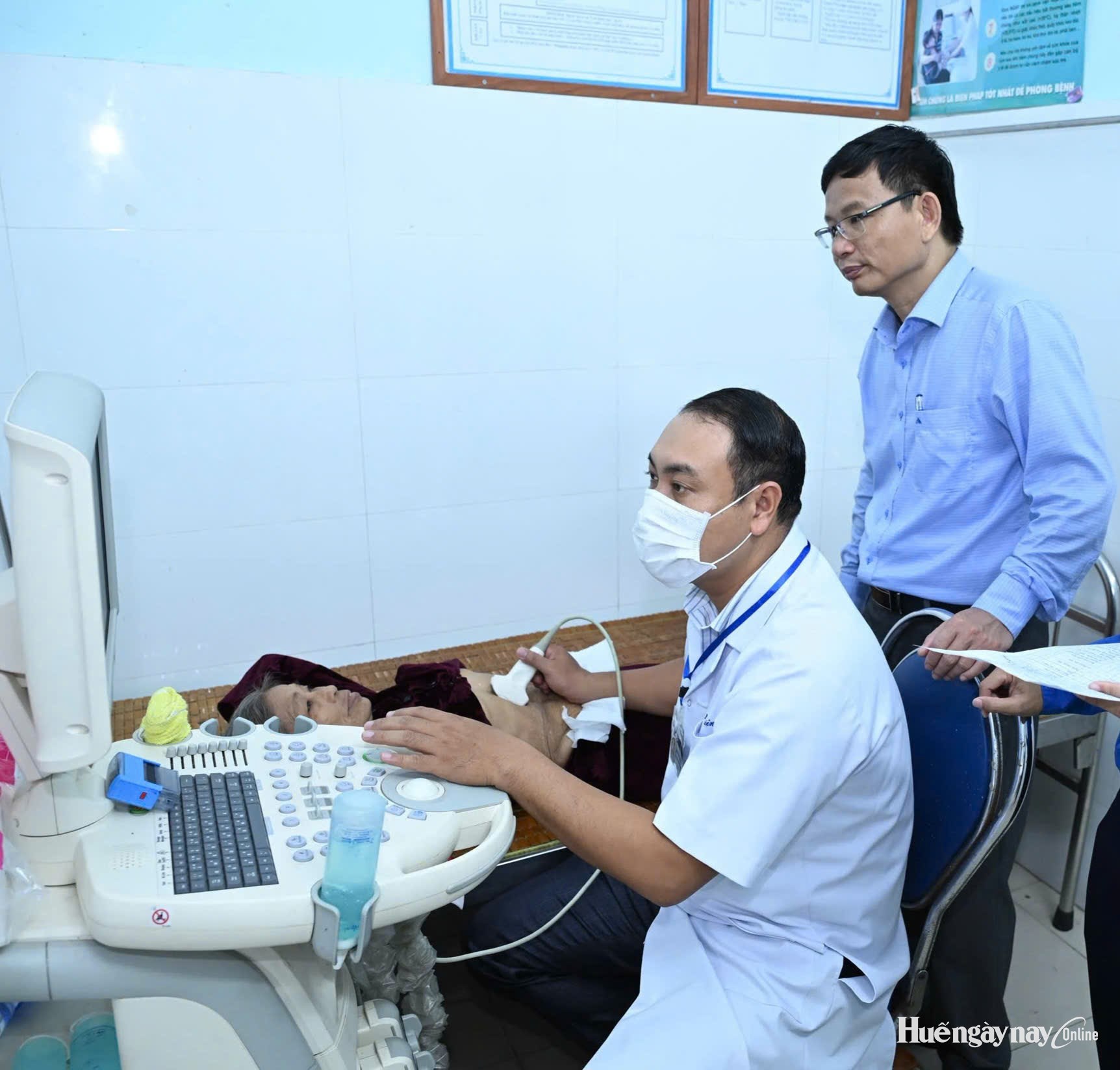 Khám bệnh, cấp thuốc miễn phí cho 350 người dân phường Kim Trà