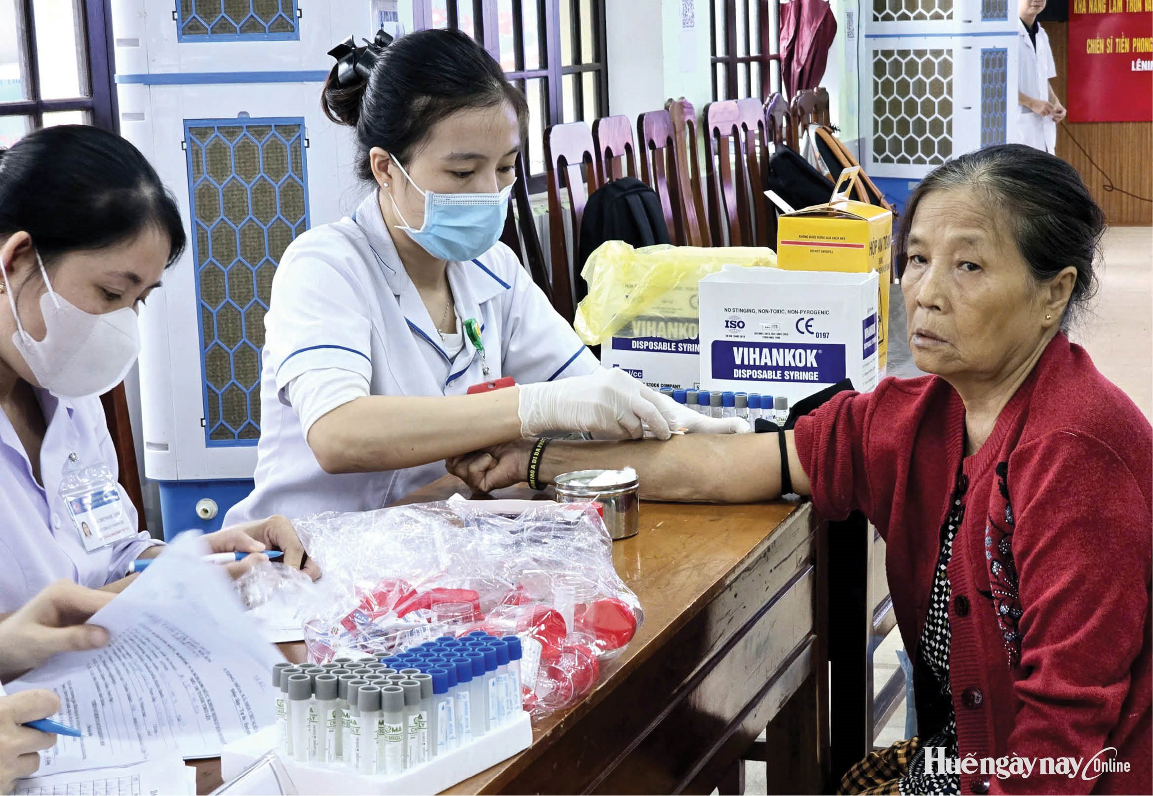 Tăng tốc khám sức khỏe toàn dân