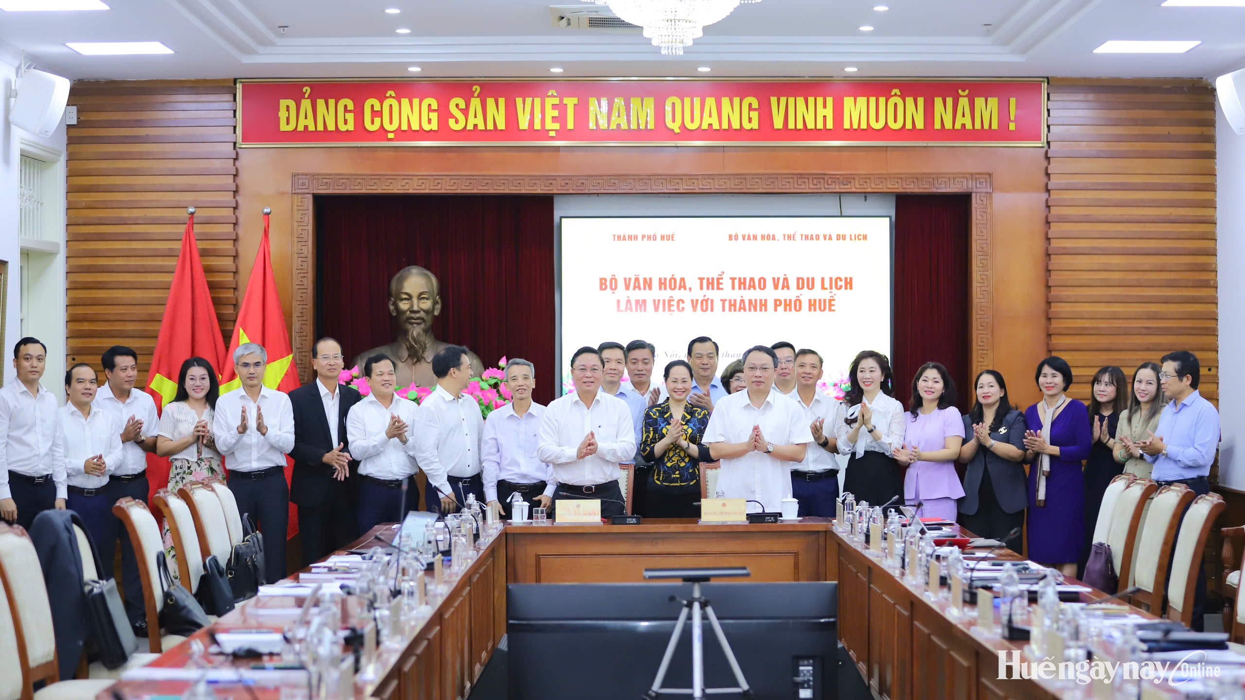 Ký kết Kế hoạch phối hợp hành động về phát triển văn hóa, thể thao và du lịch đến năm 2030