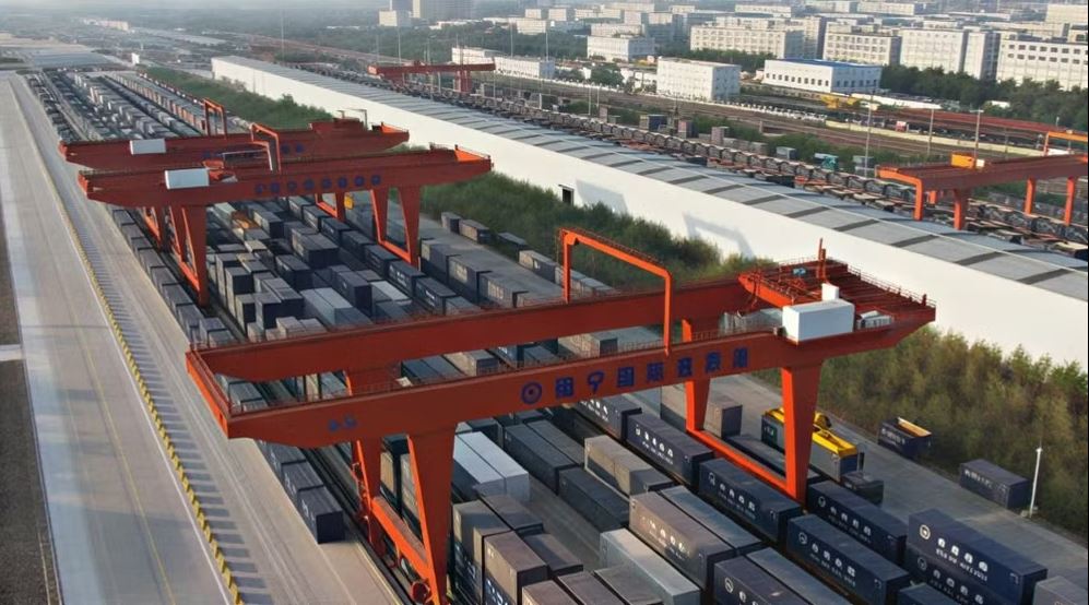 Chưa đến 9 năm, tàu hàng liên vận Việt-Trung vận chuyển hơn 110 000 TEU hàng hóa