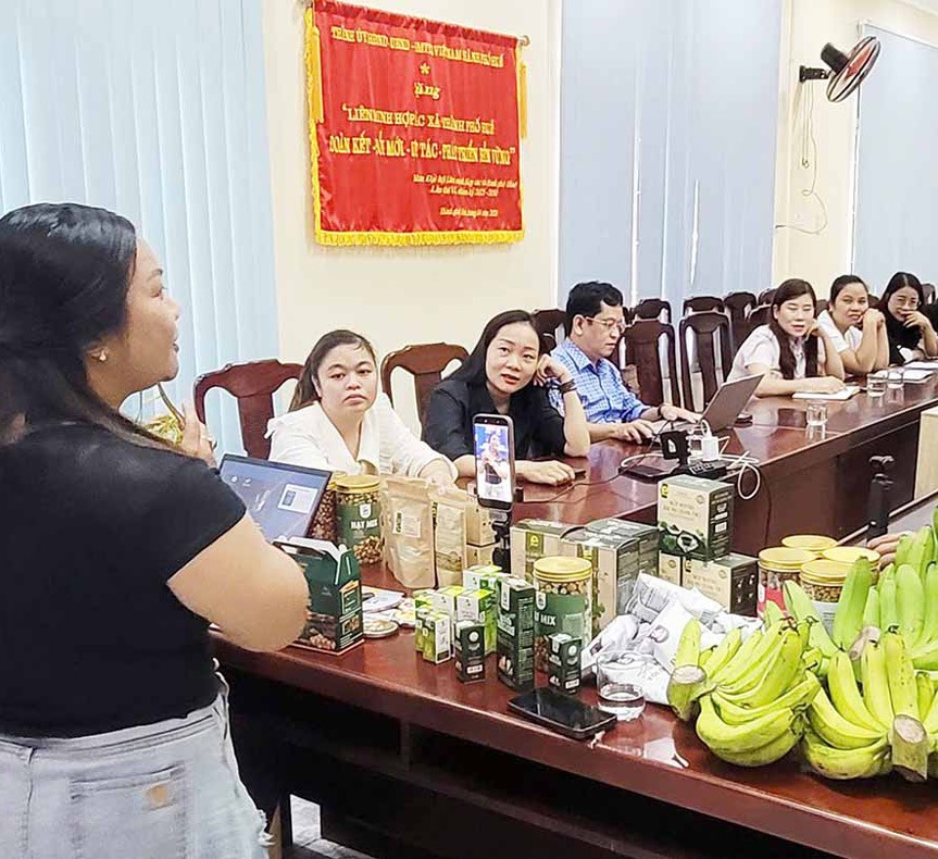 Đưa nông sản lên “chợ số”