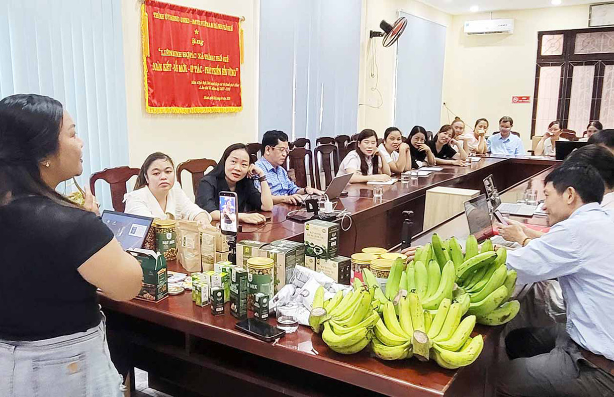 Đưa nông sản lên “chợ số”