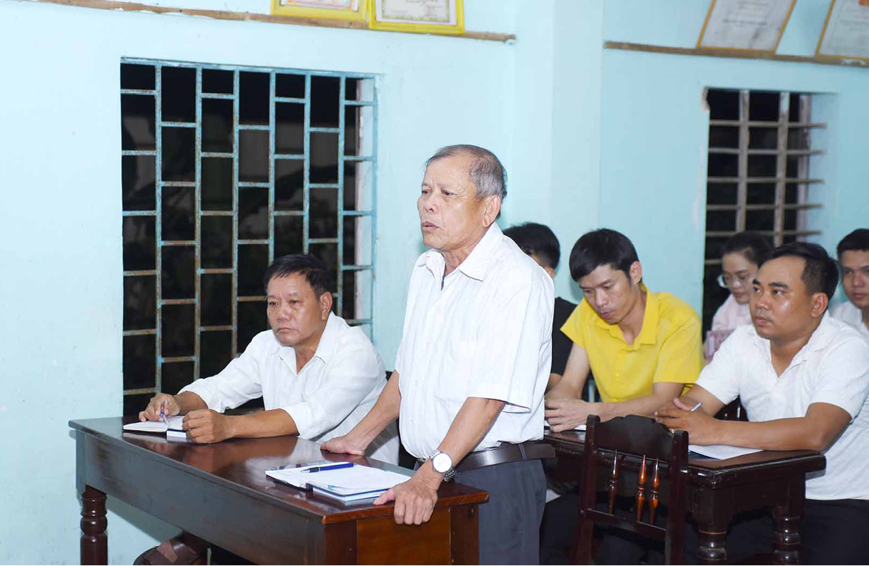 Sinh hoạt chi bộ sau giờ làm