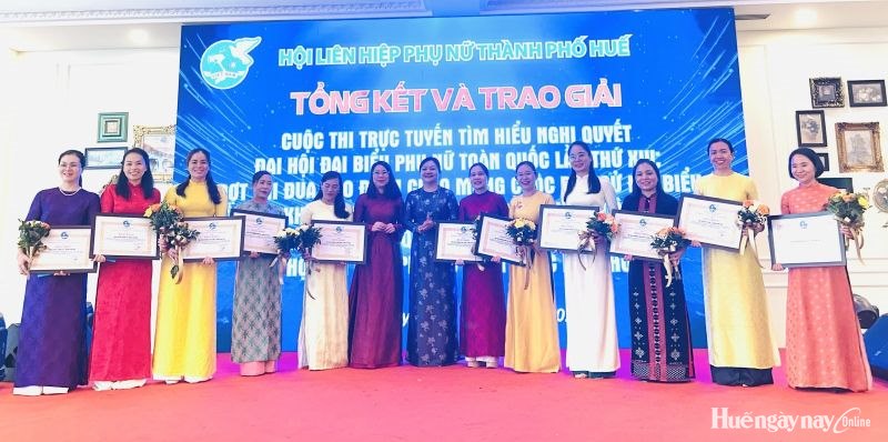 Trao giải cuộc thi Tìm hiểu Nghị quyết Đại hội đại biểu Phụ nữ toàn quốc lần thứ XIV