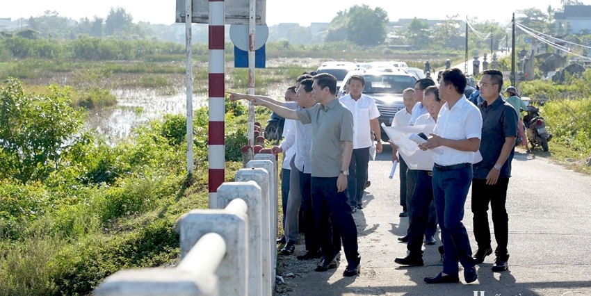 Phát triển đồng bộ hạ tầng giao thông, tiêu thoát lũ và liên kết kinh tế vùng