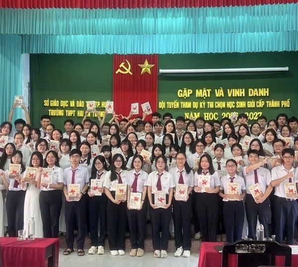 Hơn 1 300 học sinh đoạt giải kỳ thi học sinh giỏi THPT cấp thành phố