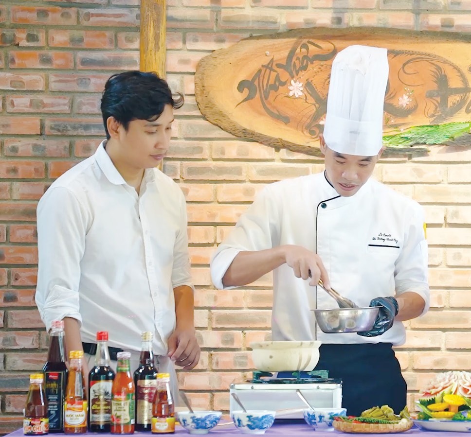 “Huế hóa” yếu tố ngoại lai trong “Thực phổ bách thiên”