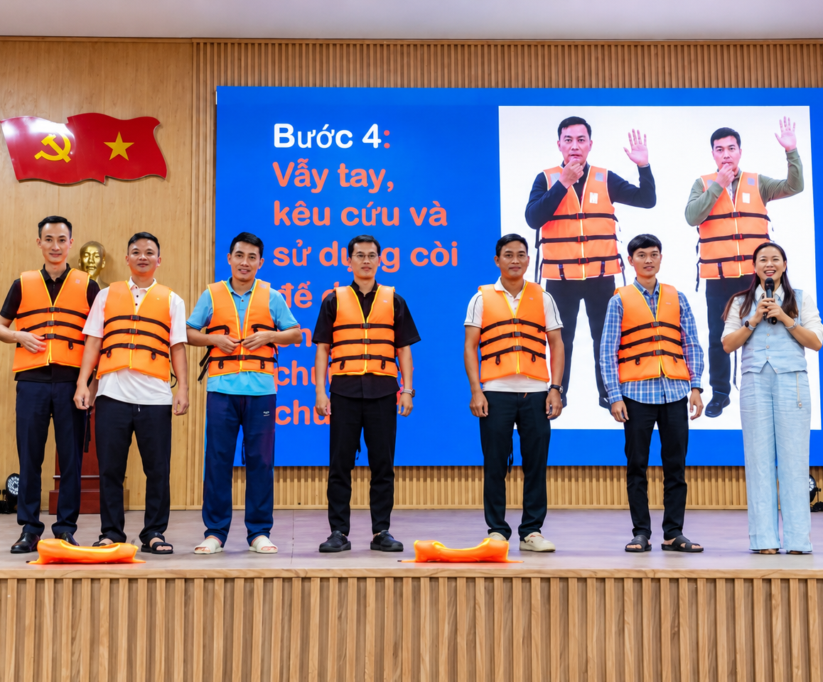 Tập huấn dạy bơi an toàn và phòng, chống đuối nước cho giáo viên tiểu học