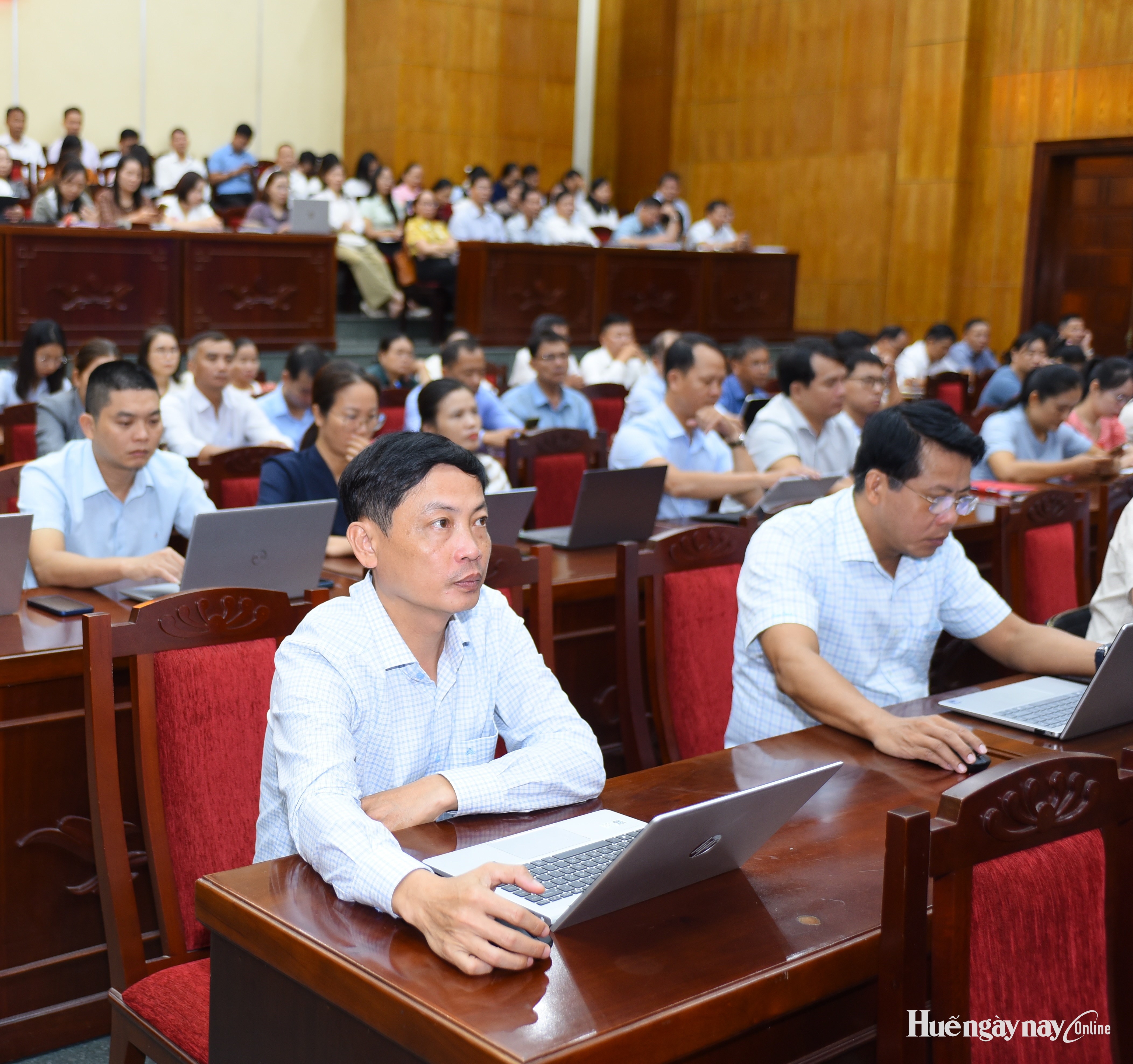 Bồi dưỡng kỹ năng số, ứng dụng trí tuệ nhân tạo trong các cơ quan Đảng