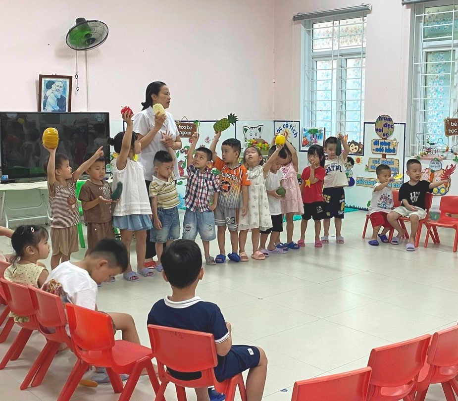 Giảm sổ sách, thêm thời gian chăm sóc, giáo dục trẻ