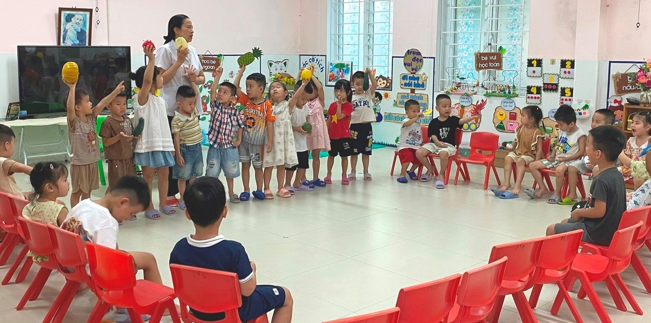 Giảm sổ sách, thêm thời gian chăm sóc, giáo dục trẻ