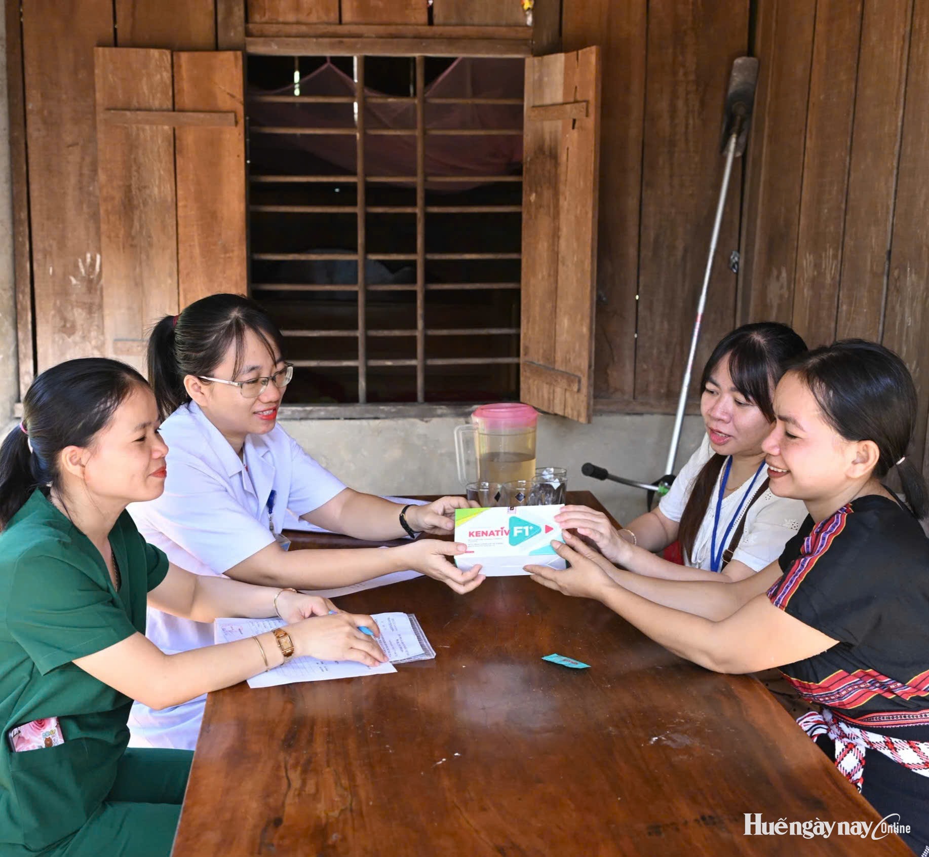 CDC Huế giám sát cấp phát sản phẩm dinh dưỡng cho trẻ suy dinh dưỡng