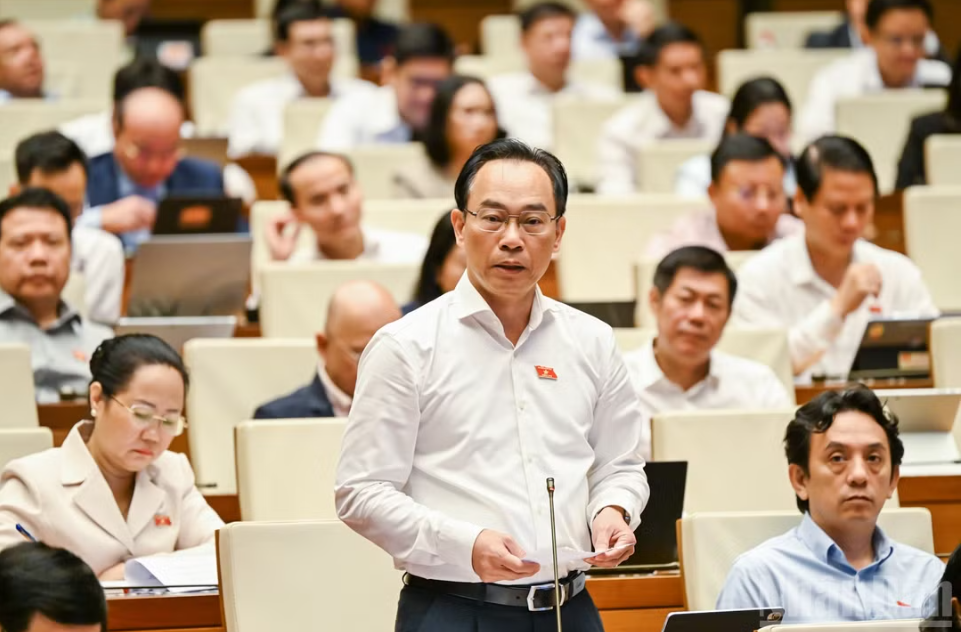 Bộ trưởng Hoàng Minh Sơn Cung cấp miễn phí sách giáo khoa cho học sinh từ năm học 2028-2029
