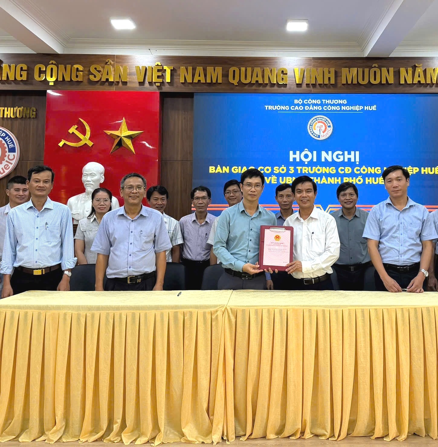 Bàn giao Cơ sở 3 Trường Cao đẳng Công nghiệp Huế để mở rộng Trường THPT Phan Đăng Lưu