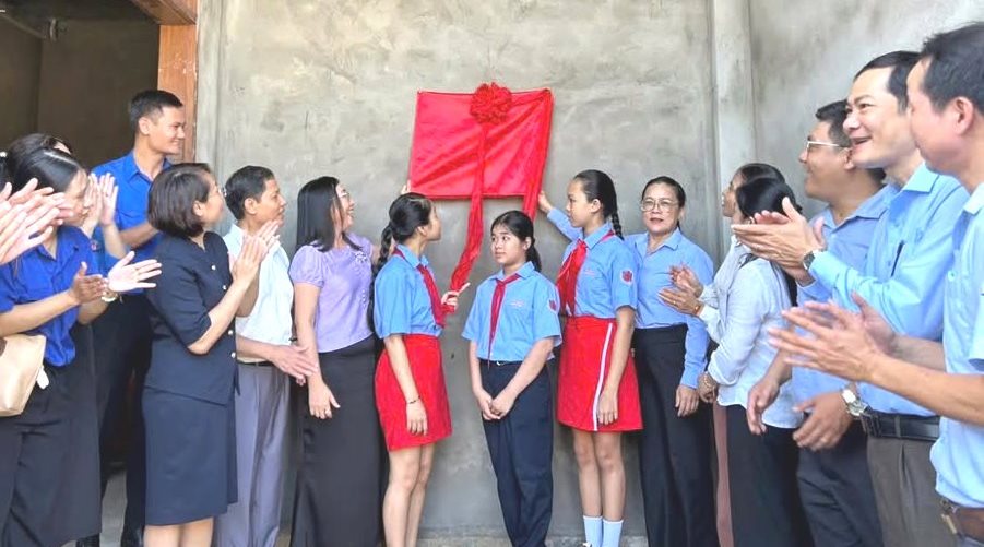 Khánh thành “Nhà Khăn quàng đỏ” cho học sinh khó khăn