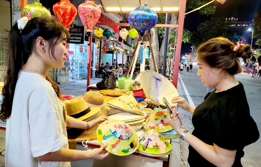 Hai Ba Trung Walking Street launched